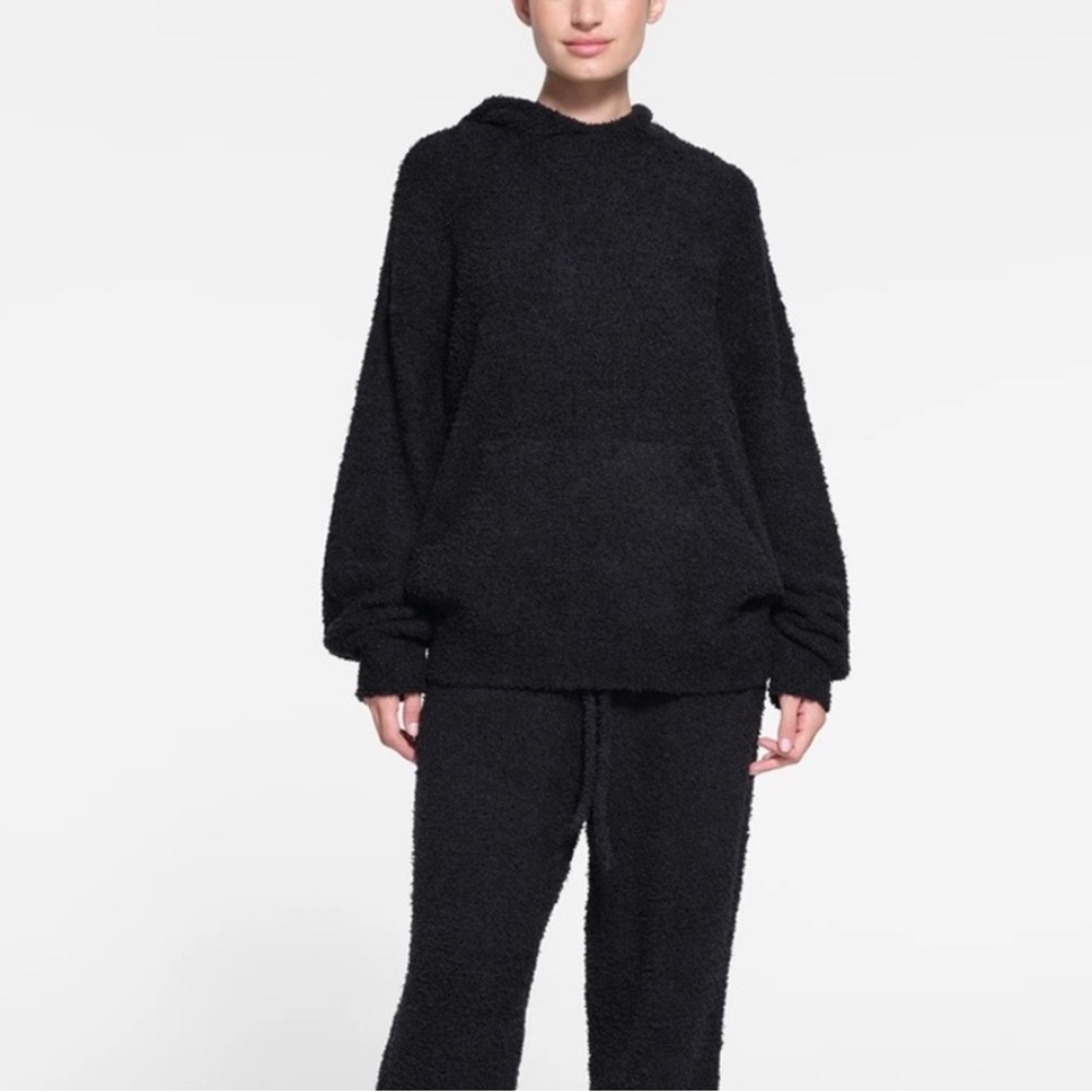 Skims Cozy Unisex Hoodie in Black
